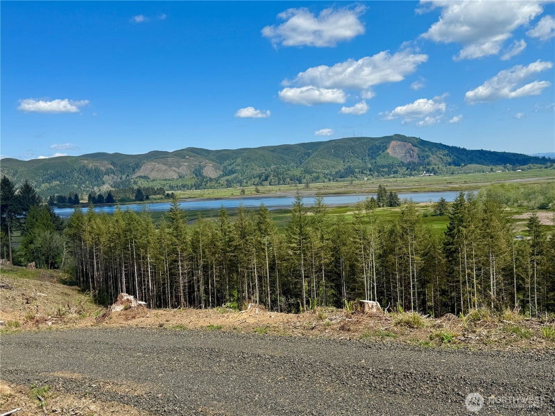 8464 Us Highway 101 photo 2