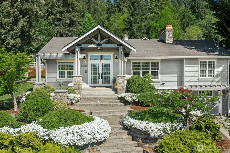 13606 Woodinville Redmond Road NE photo 1