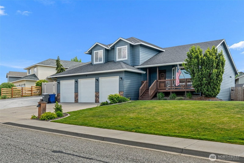 2601 Aviation Dr photo 1