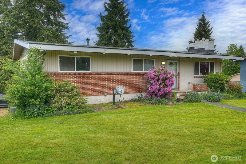 2132 Firland Drive photo 2