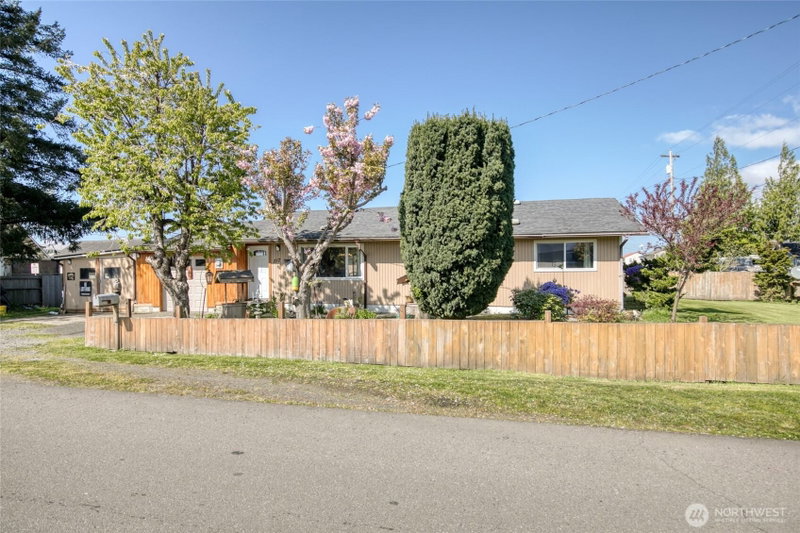 317 N Maple Street photo 1
