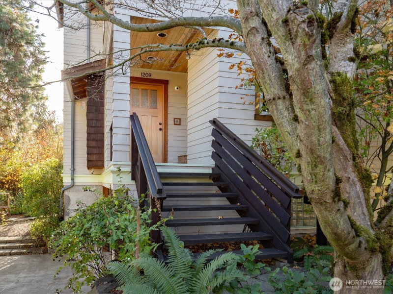 1209 N 44th Street photo 2