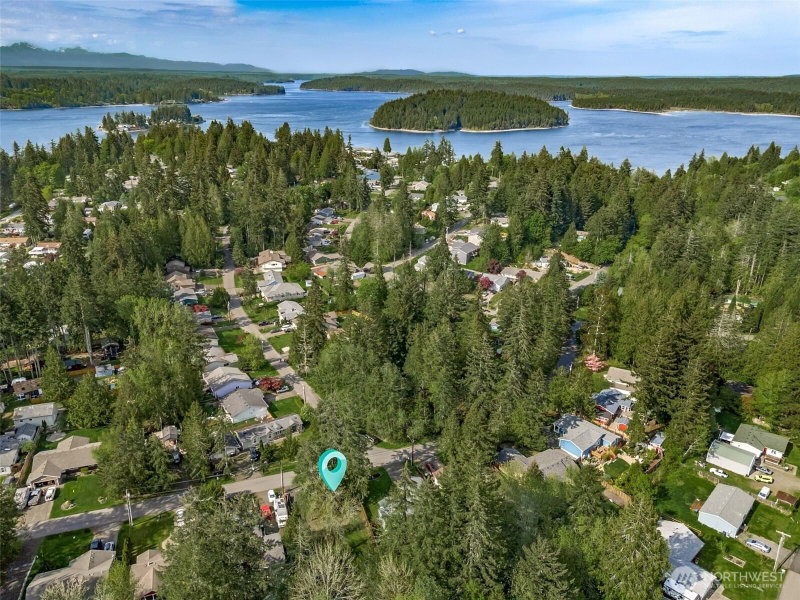 1730 Island Drive NW photo 21
