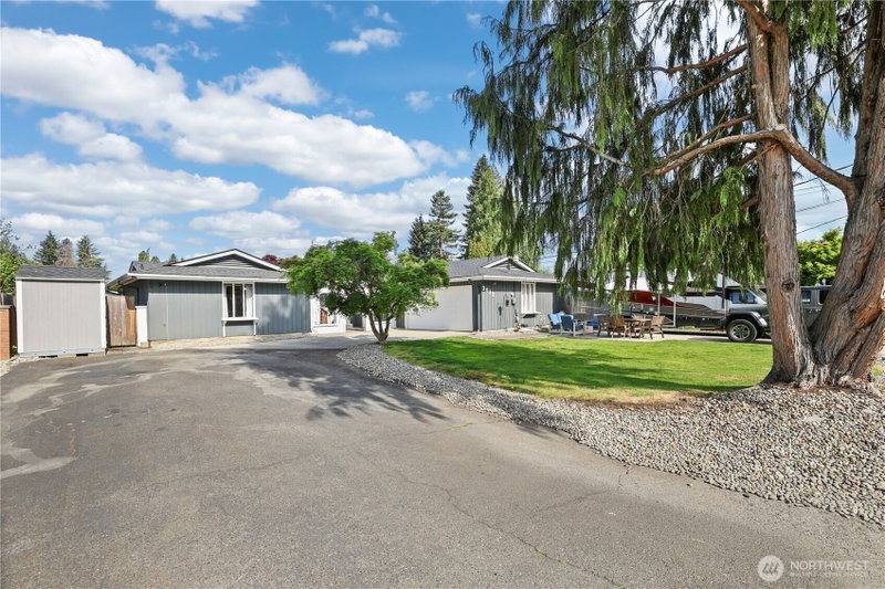 3017 Dale Lane E photo 33