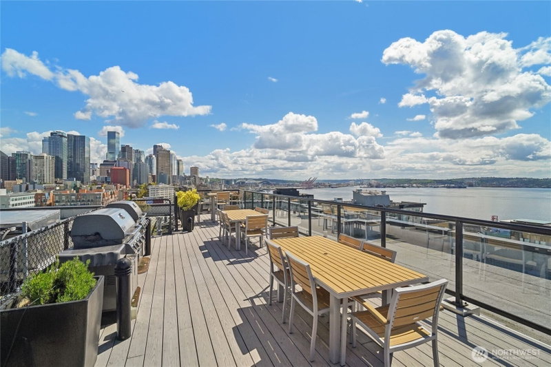 2721 1st Avenue #906 photo 2