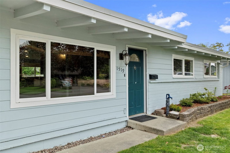 1519 Berniece Street photo 2