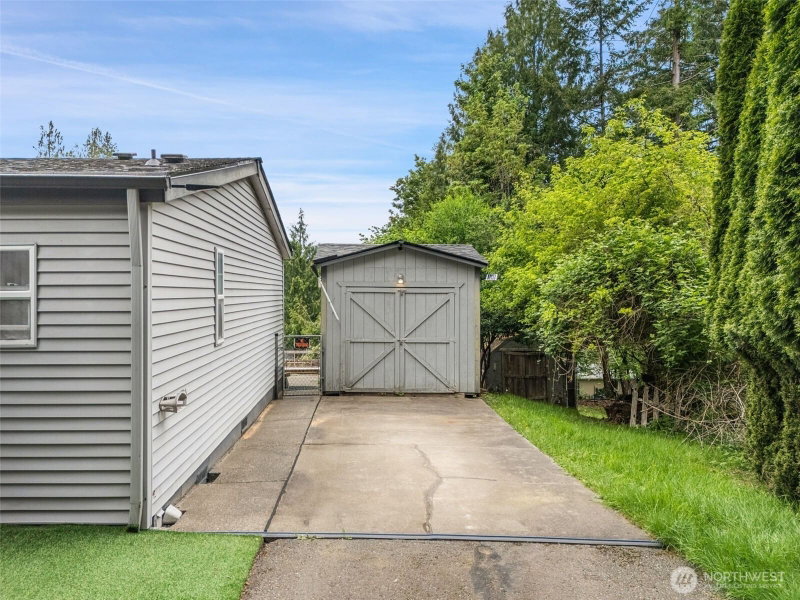91 SE Lupine Court photo 37