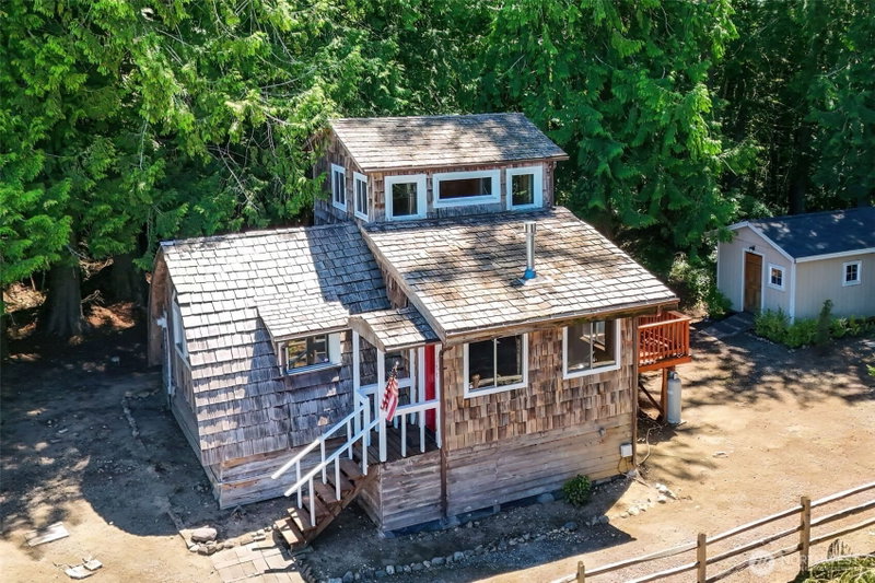 150 E Cedar Street photo 2