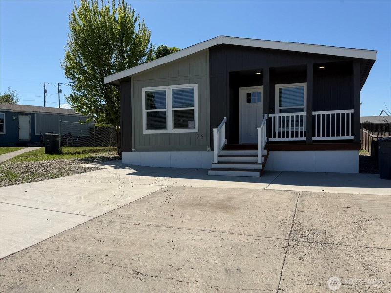 402 Maple Avenue #78 photo 1