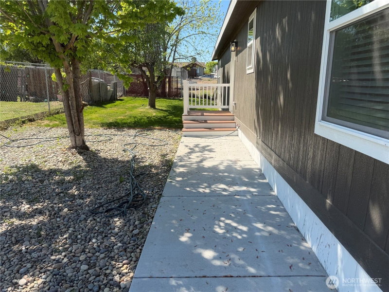 402 Maple Avenue #78 photo 2