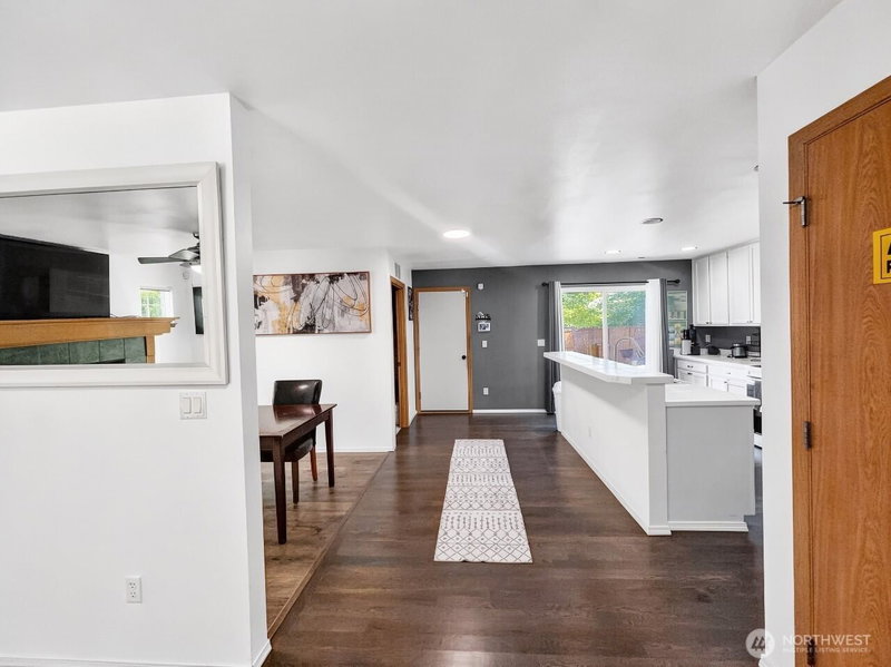 3813 E Q Street photo 2