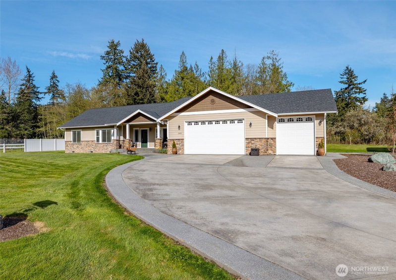 13837 Bay View Road photo 2