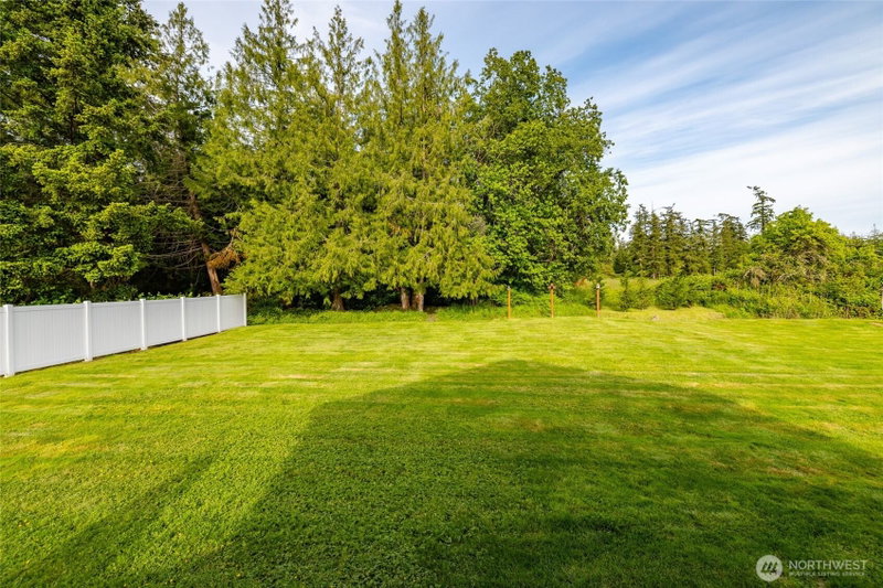 13837 Bay View Road photo 37