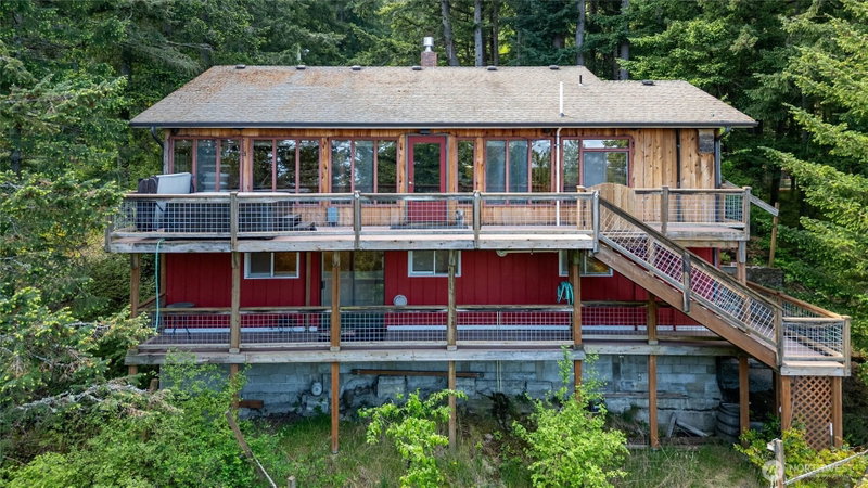 1136 Island Drive photo 2