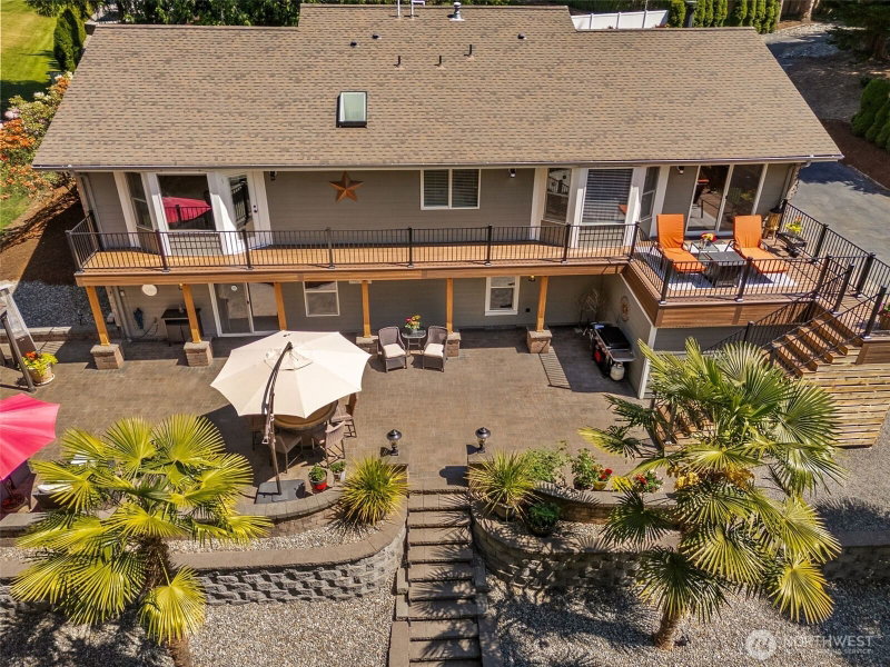 3122 Hollywood Drive NE photo 2