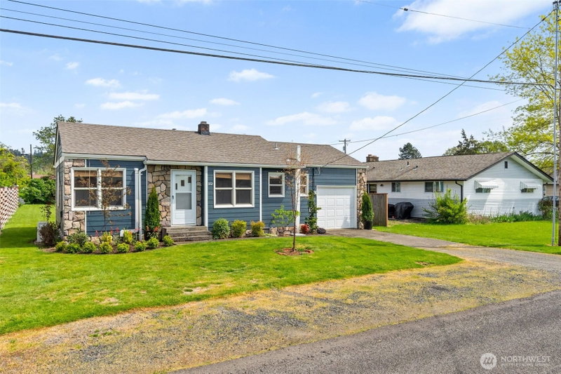 372 SW 14th Street photo 2