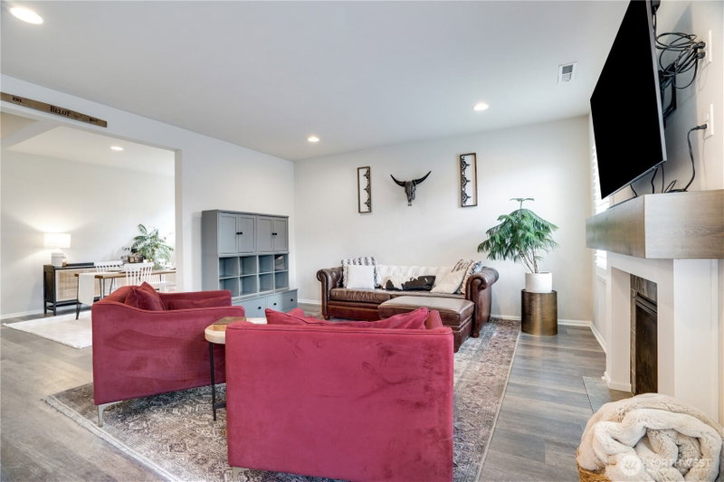 919 Sigafoos Avenue NW photo 2
