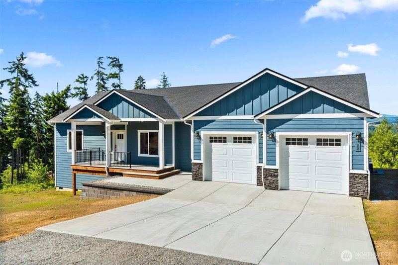 122 Tillicum Dr photo 2