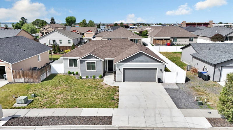 409 S Trillium photo 2