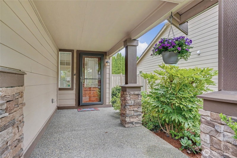 3508 Surrey Drive NE photo 2