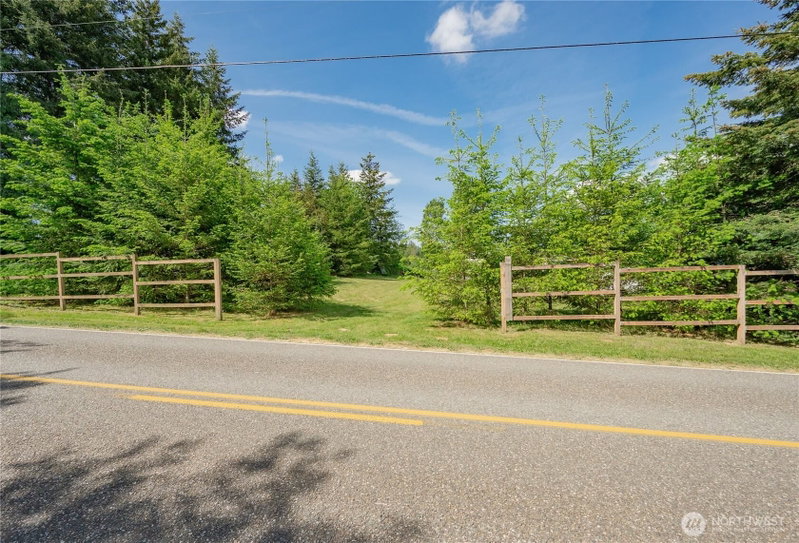 6011 Medcalf Road photo 22
