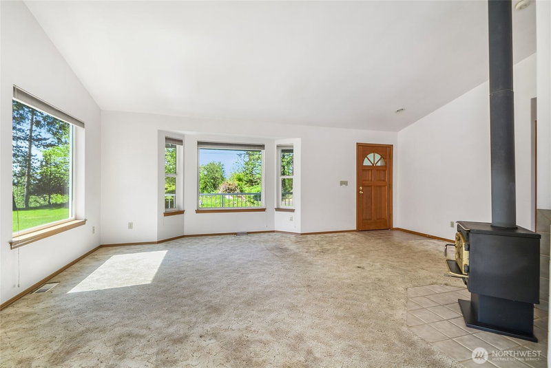 18526 320th Avenue NE photo 2