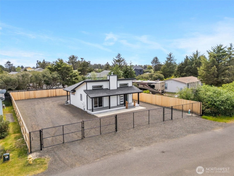 369 N Butter Clam Street SW photo 2