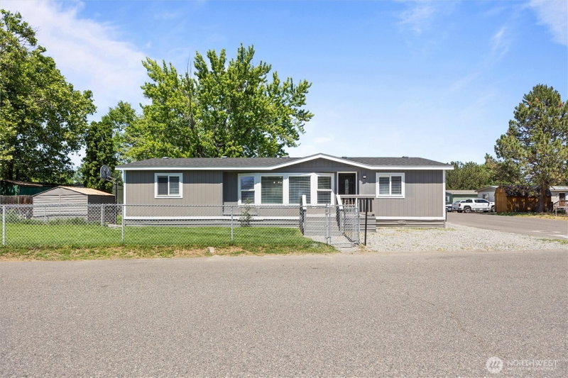 6750 Desert View Drive photo 1