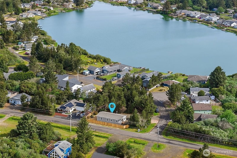 300 Marine View Drive SW photo 2