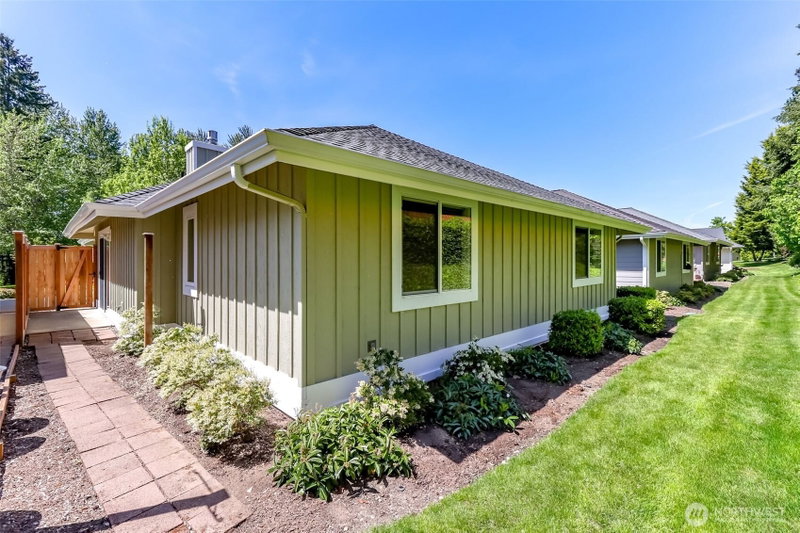 4525 7th Street SE #8 photo 2