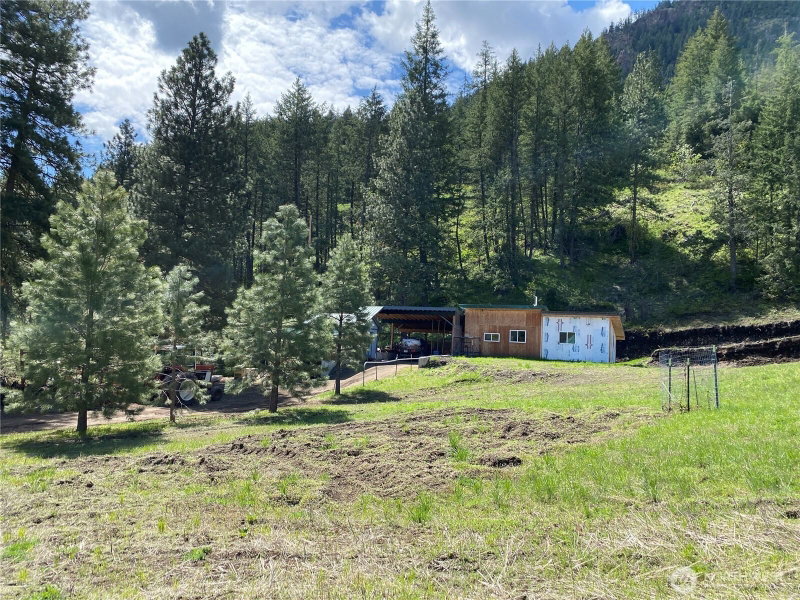 102 Elbow Canyon Road photo 2