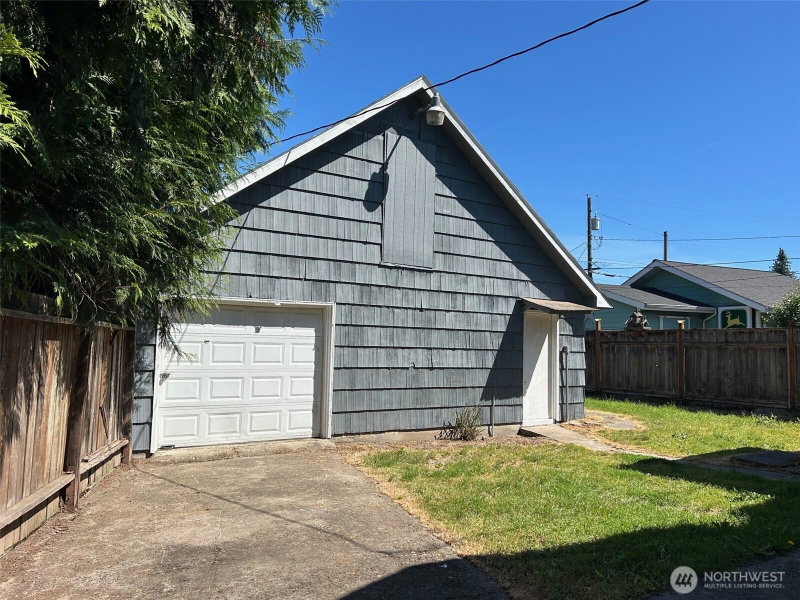 2914 WASHINGTON Way photo 17