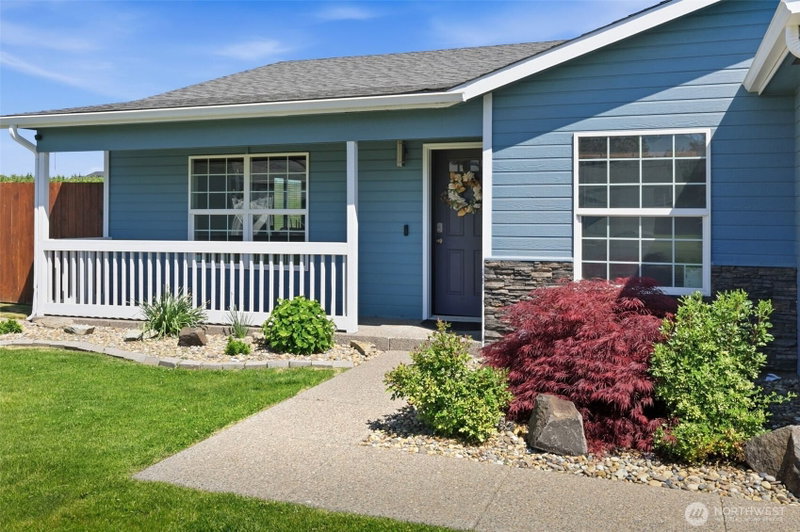 2115 S 68th Avenue photo 1