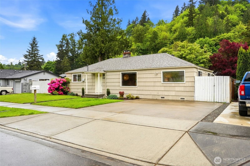 3608 SE 5th Place photo 2