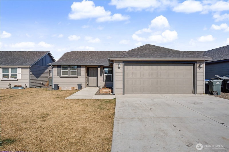 1118 W Sequoia Road photo 1