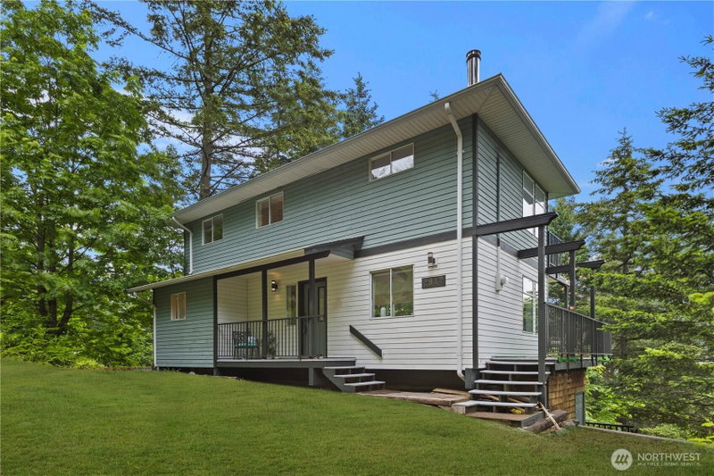 2944 Dogwood Terr photo 2