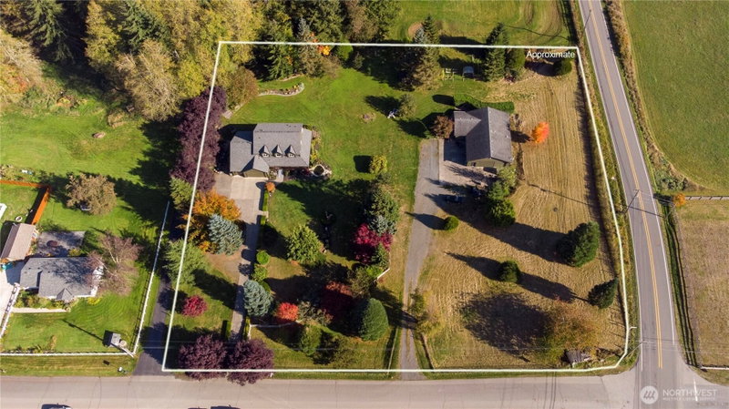22833 107th Avenue NE photo 2