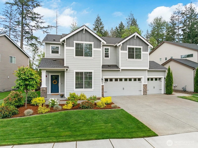 17525 Crossing Drive E photo 2