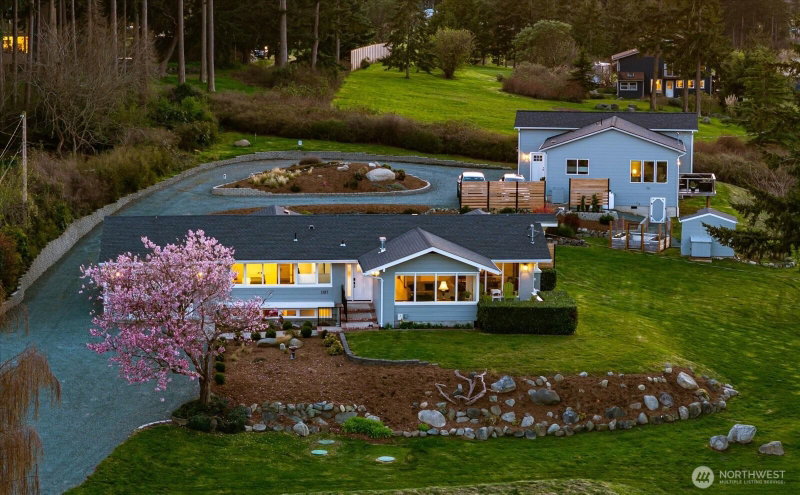 1387 Scenic Heights Road photo 2