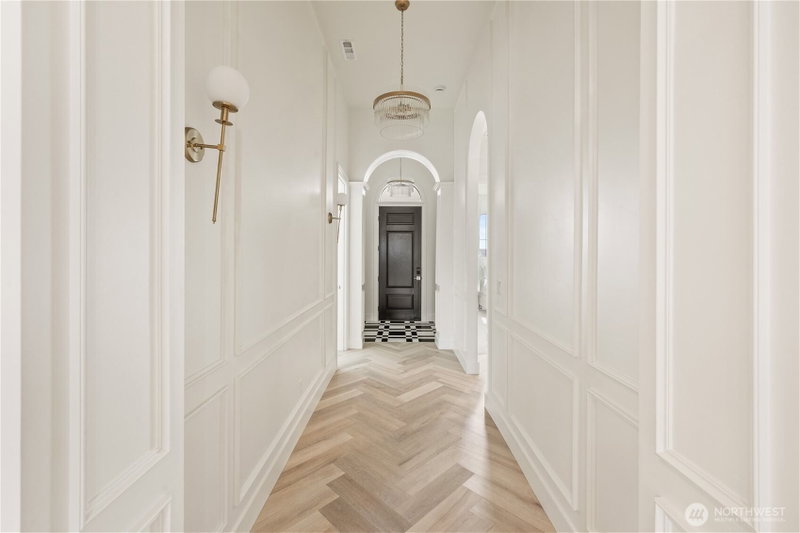 2243 Estate Avenue photo 2