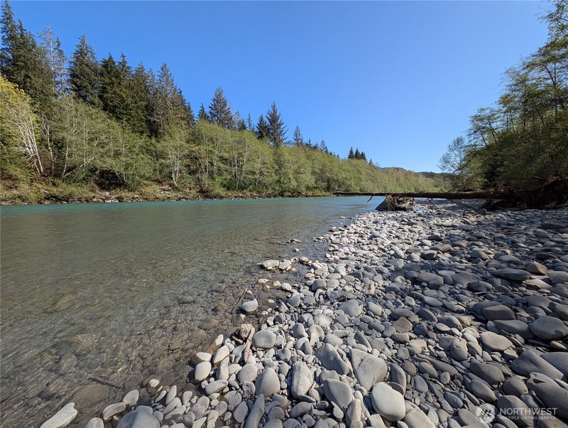 999 Hoh River Park Drive photo 2
