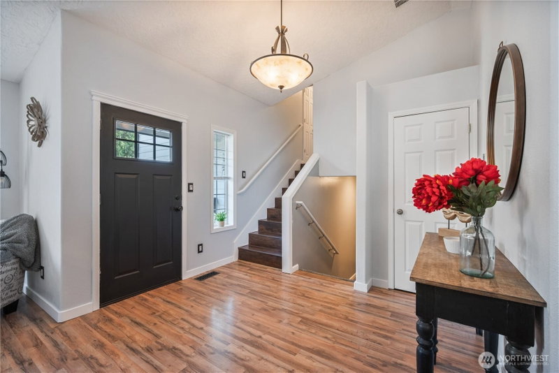 104 Roley Court photo 2