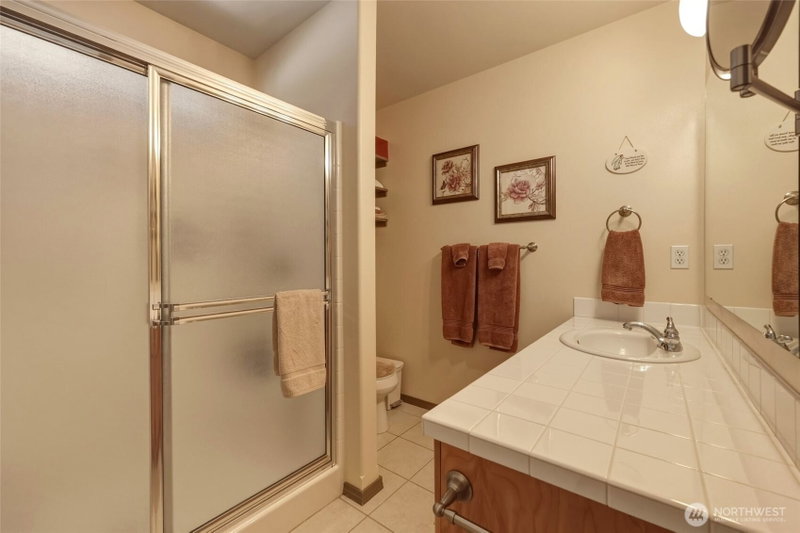 9105 Vancouver Drive NE photo 39