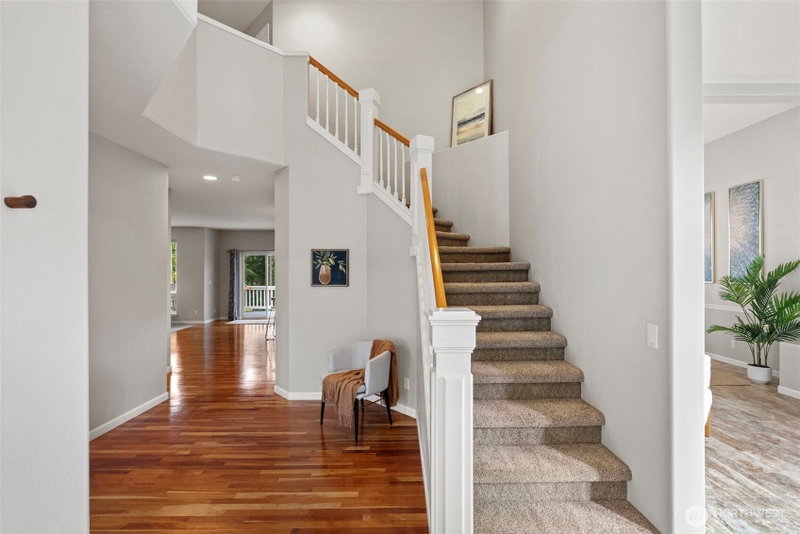 7364 Ashridge Avenue SW photo 2