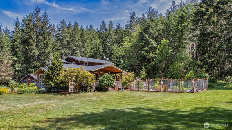 157 S Edwards Road photo 2