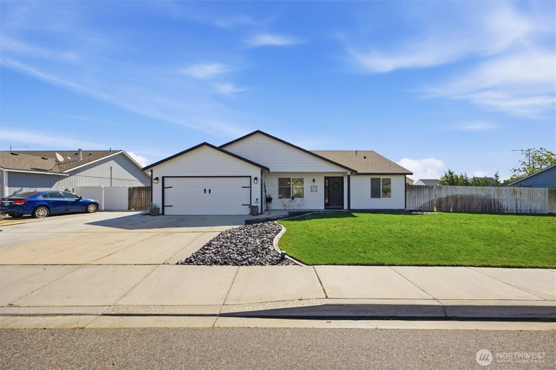5211 Truman Lane photo 1