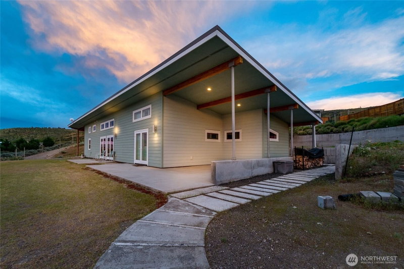 4205 E Plum Pt photo 1