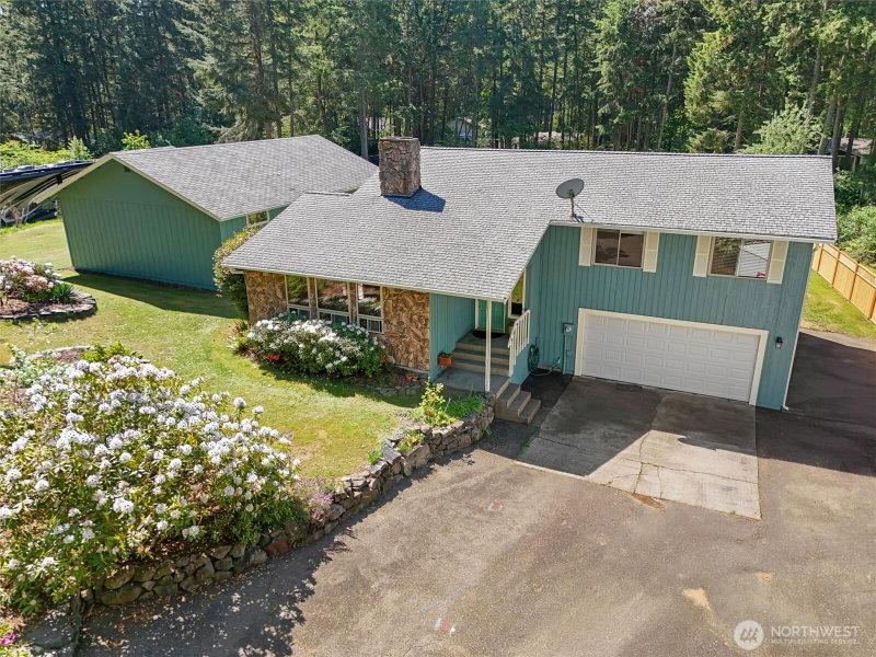 870 Kamus Place photo 1