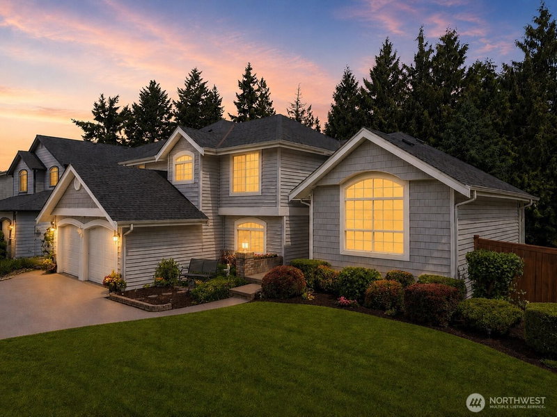 5518 Highland Drive SE photo 2
