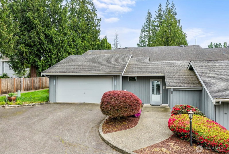6930 Woodlands Way photo 2